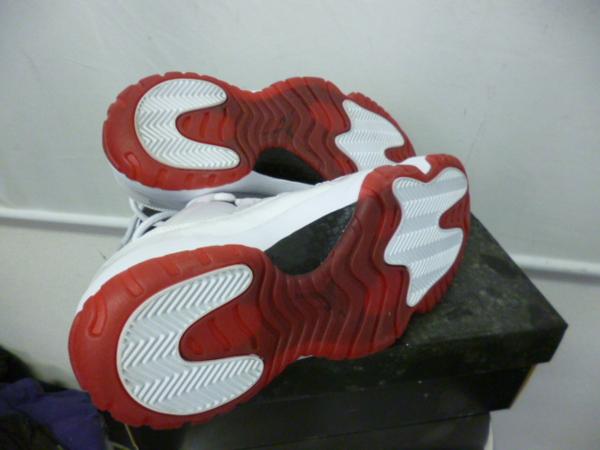 ナイキ　NIKE 　AIR JORDAN 11 528895 101 (1)