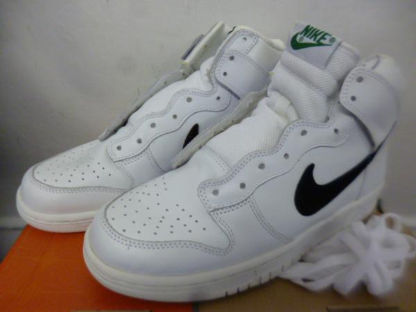ナイキ　NIKE 