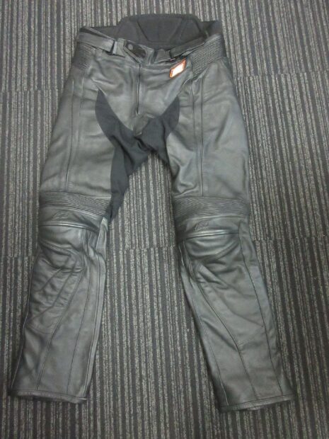 HYOD ヒョウドウ　膝パット付きレザーライディングパンツ