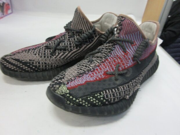 アディダス adidas　YEEZY BOOST 350 V2 YECHIEL イージーブースト350 FW5190