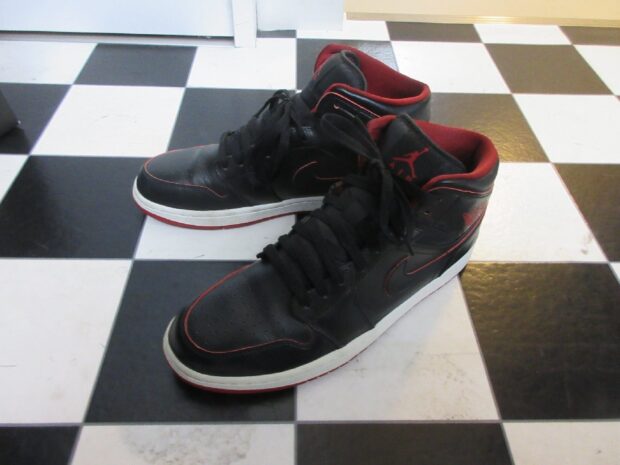 ナイキ　NIKE AIR JORDAN 1 MID 554724-028 スニーカー