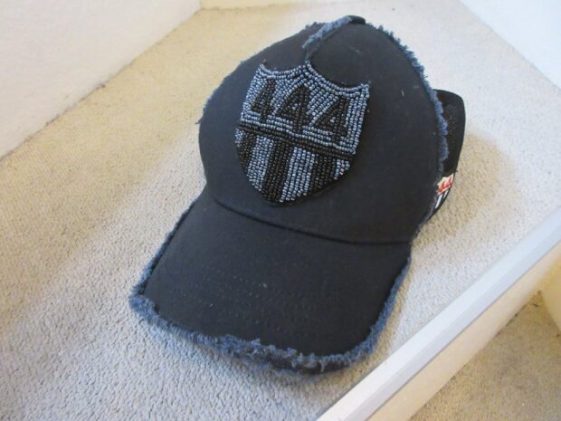 ヨシノリコタケ　YOSHINORI KOTAKE ビーズ装飾キャップ