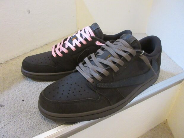 ナイキ　NIKE Travis Scott AIR JORDAN1 LOW OG VELVET BROWN DM7866-202 　スニーカー　