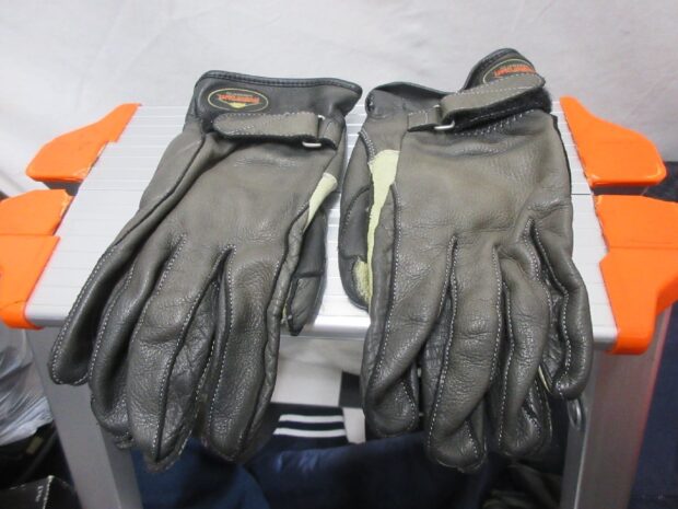 クシタニ　KUSHITANI 　レザーライディンググロー